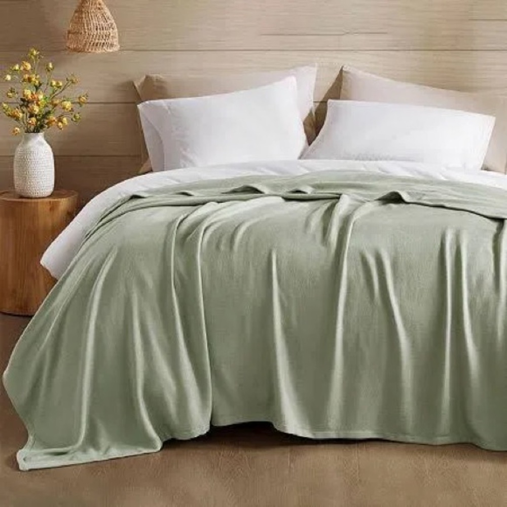 Madison Park Rayon Bamboo Natural Cooling Breathable Cotton Blanket-Sage Green